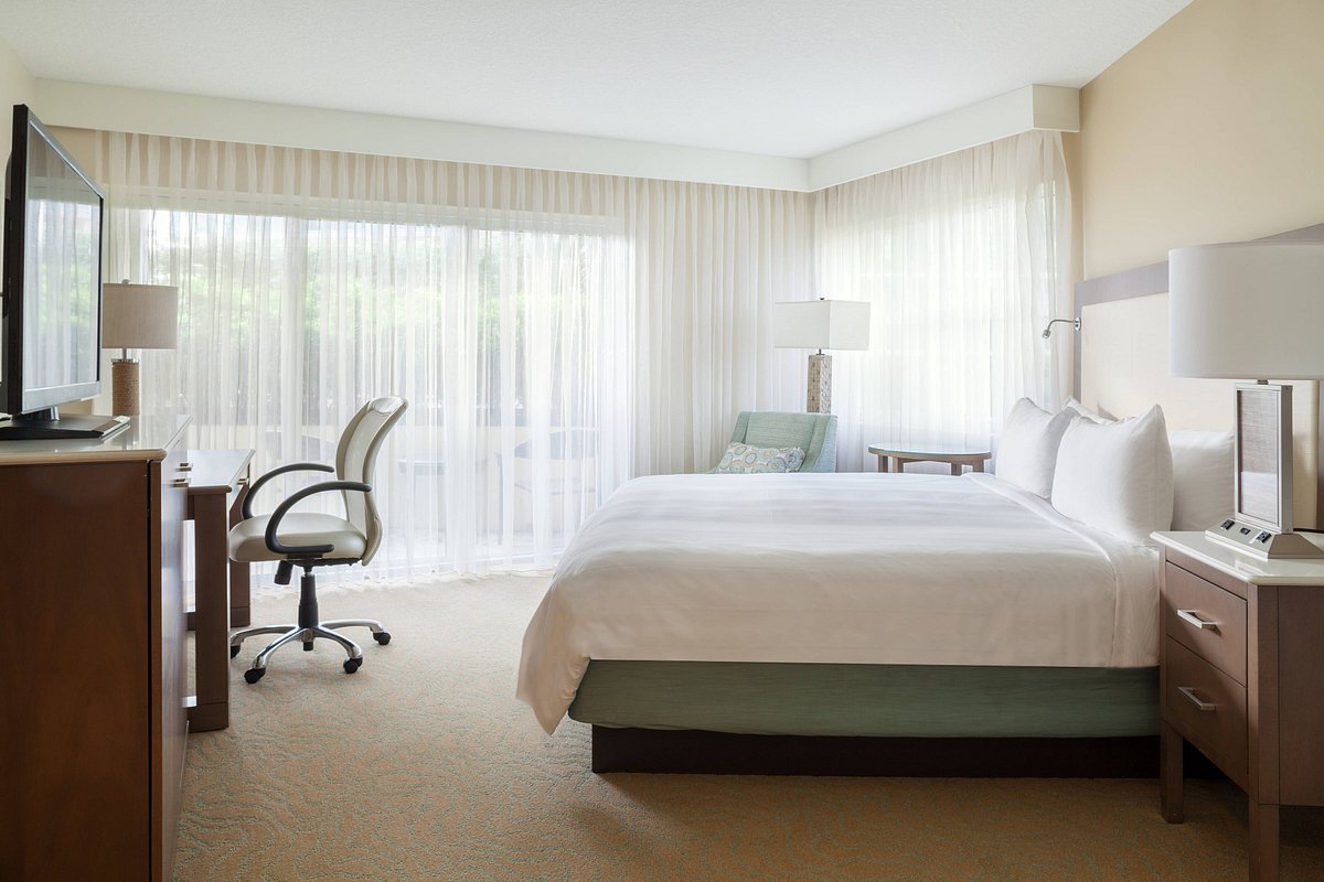 Fort Lauderdale Marriott Pompano Beach Resort photo 2