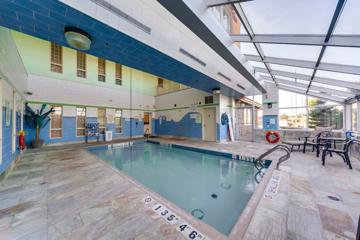 Monte Carlo Inn - Barrie Suites photo 3