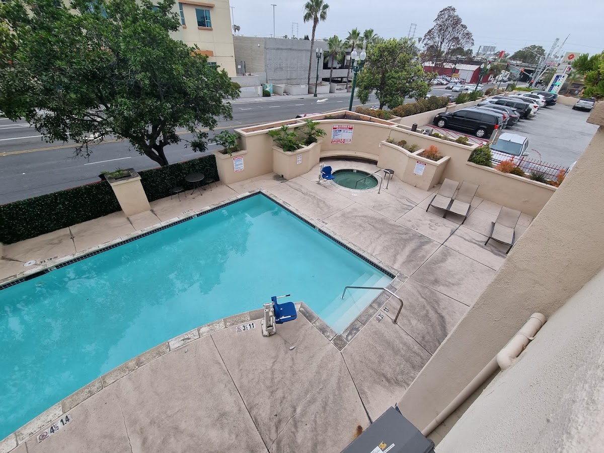 Ramada by Wyndham San Diego National City photo 2