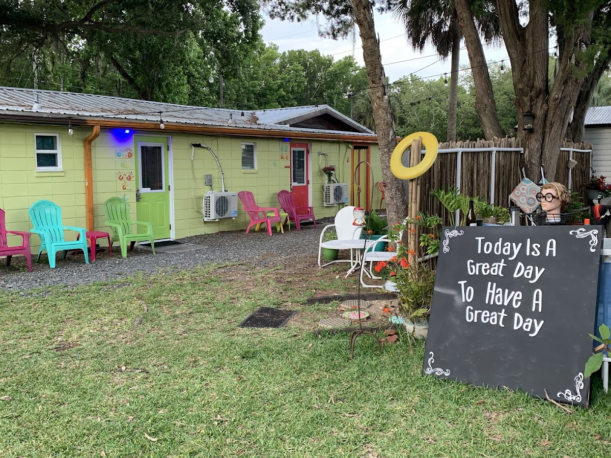 Manatee Landing Everyday Retreat