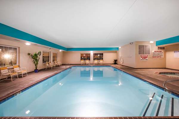 La Quinta Inn & Suites by Wyndham North Platte photo 2