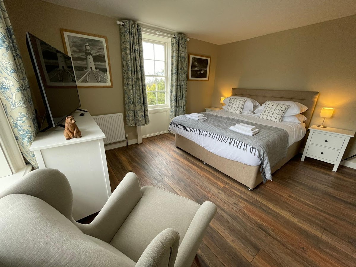 Lydney House Hotel sleeps 22 photo 2