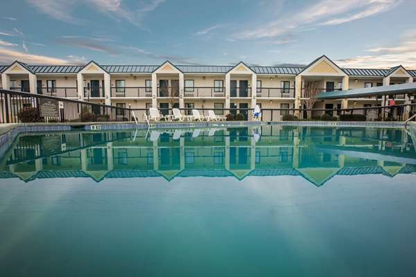 Quality Inn & Suites Hanes Mall