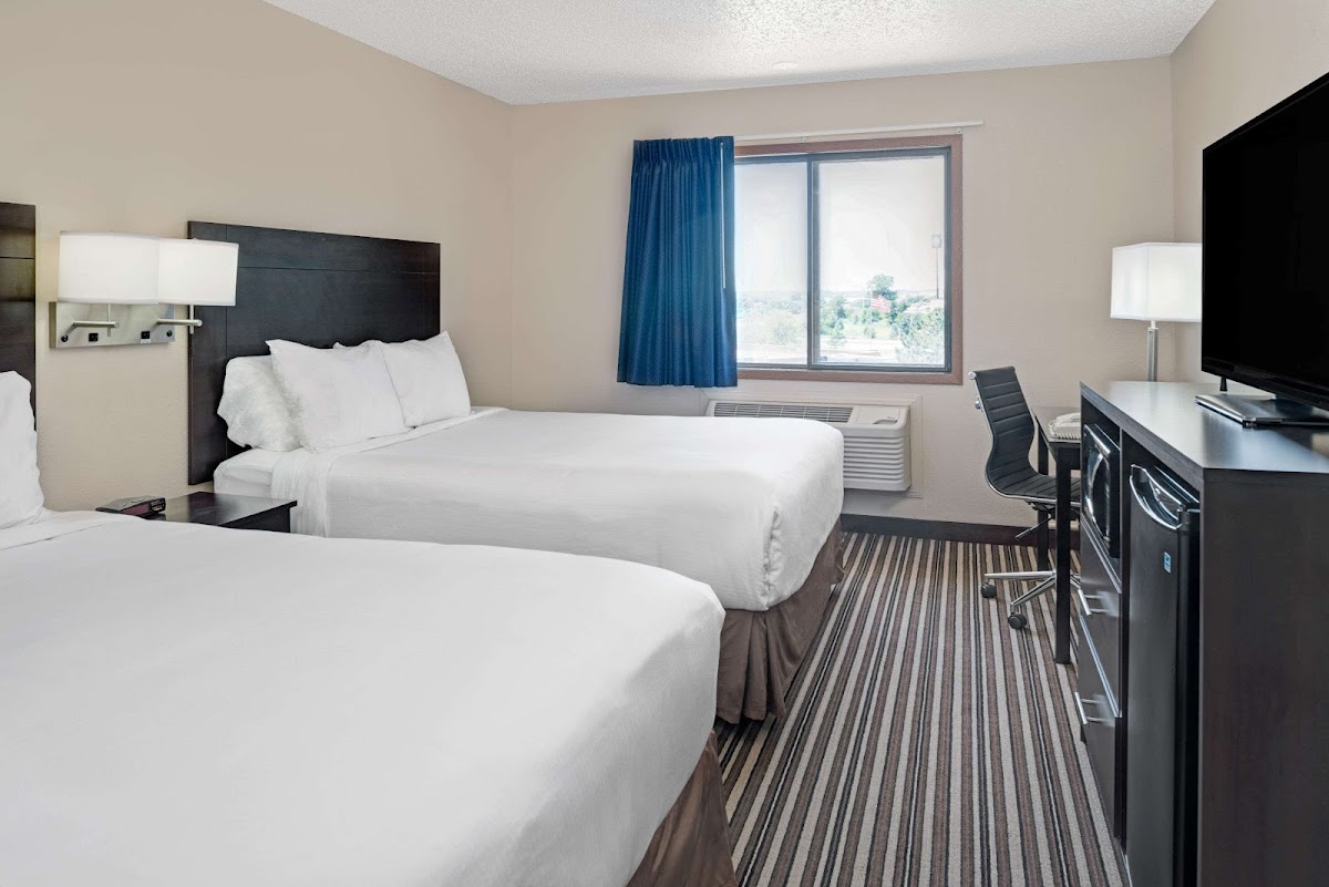 Super 8 by Wyndham Omaha I-80 West photo 2
