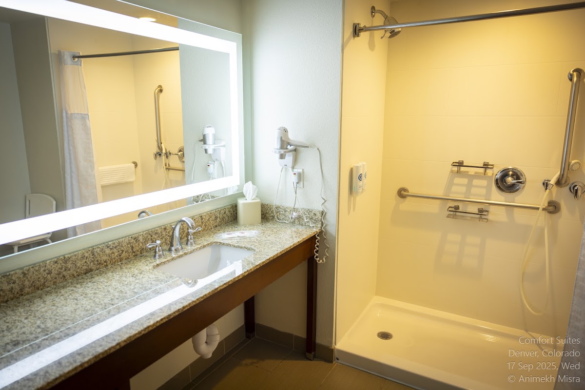Comfort Suites Denver International Airport photo 3