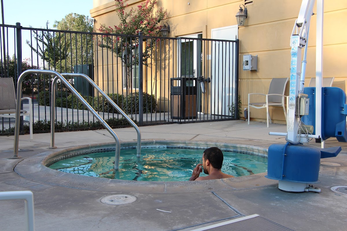 La Quinta Inn & Suites by Wyndham Fresno Northwest photo 3
