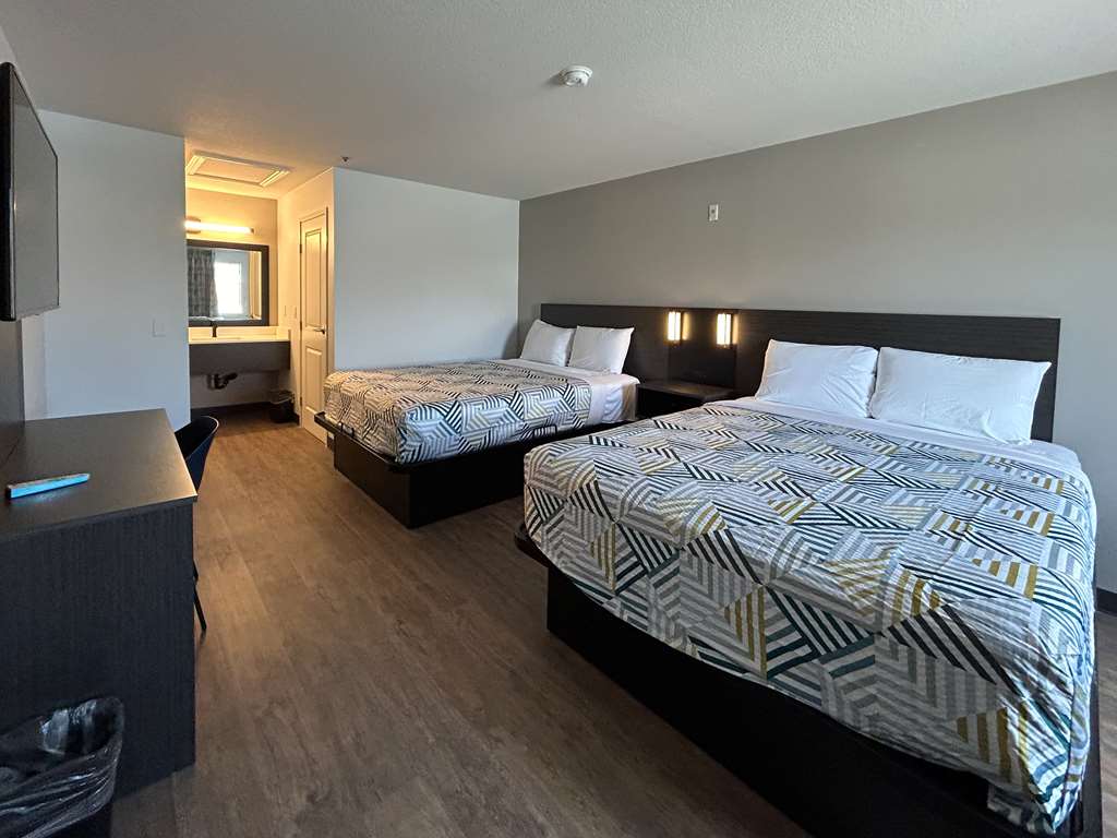 Motel 6 Lake Elsinore, CA photo 2