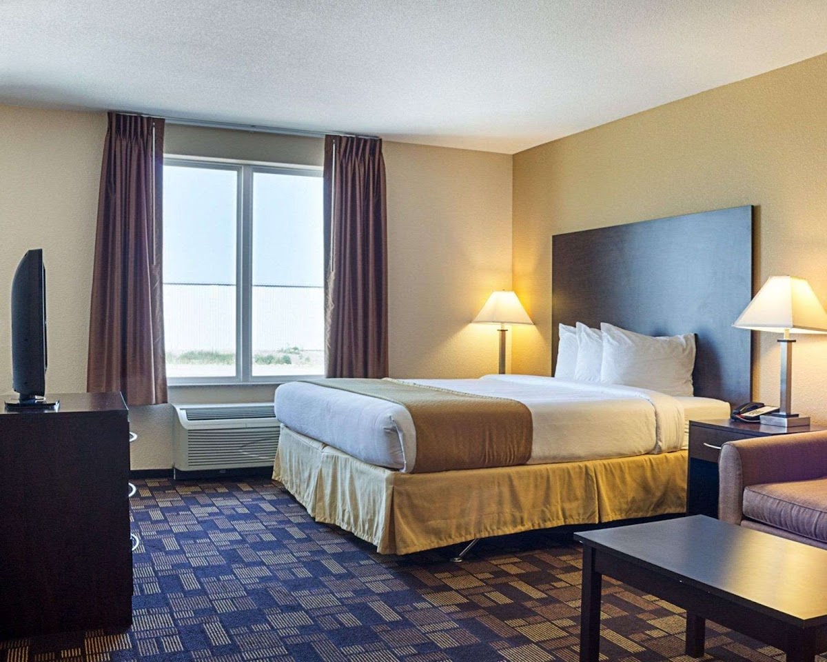 Quality Inn & Suites Minot North photo 2