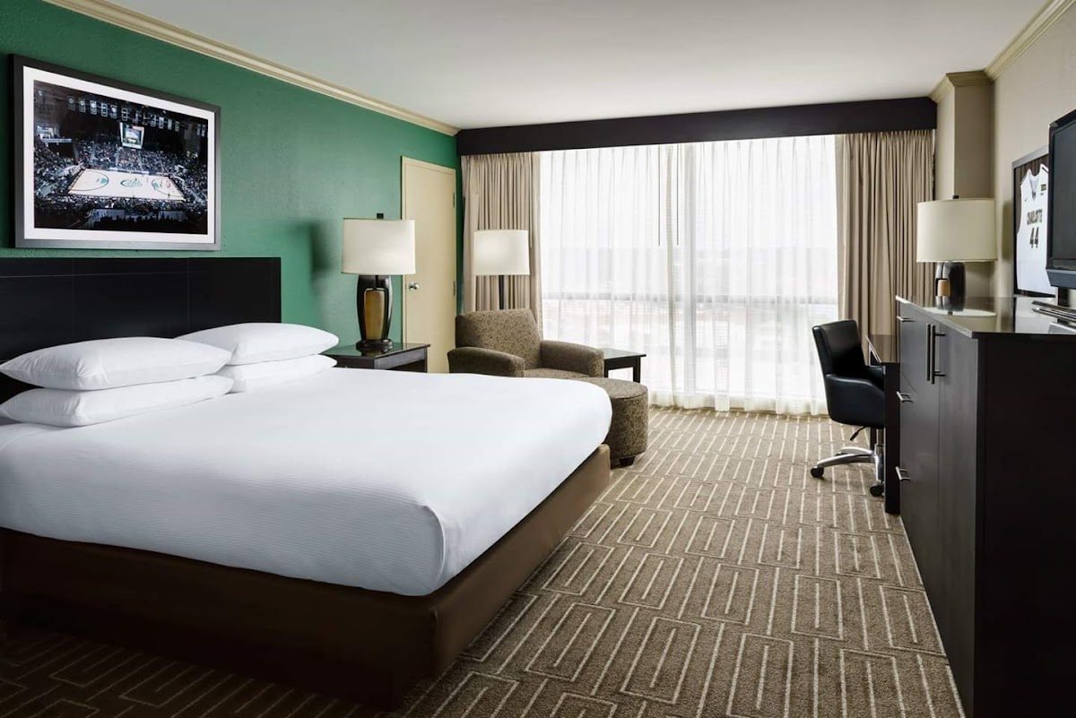 Hilton Charlotte University Place photo 2