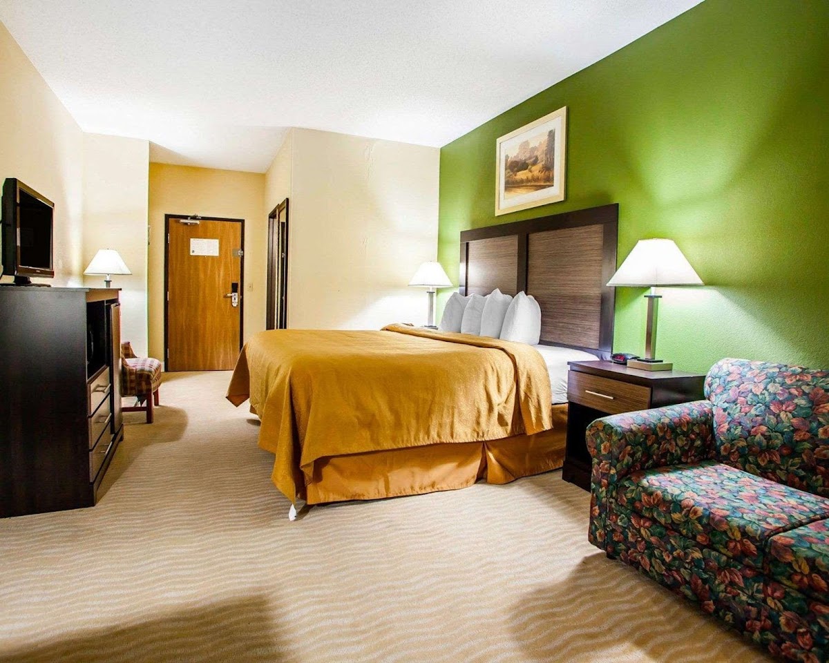 Quality Inn & Suites Champaign North - Urbana photo 2