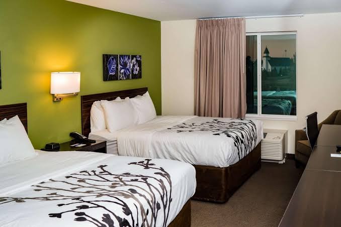 Sleep Inn & Suites at Discovery Park of America photo 2