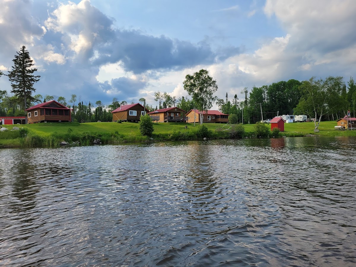 Lac Seul's Golden Eagle Resort photo 2
