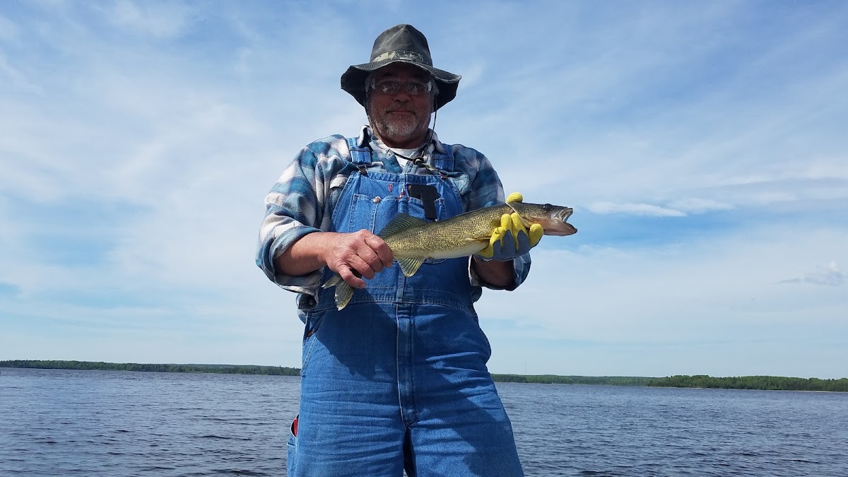 Lac Seul's Golden Eagle Resort photo 3