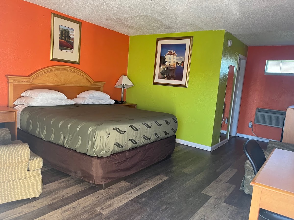 Highway Inn photo 2