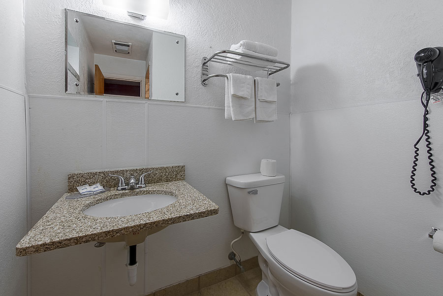 Highway Inn photo 3
