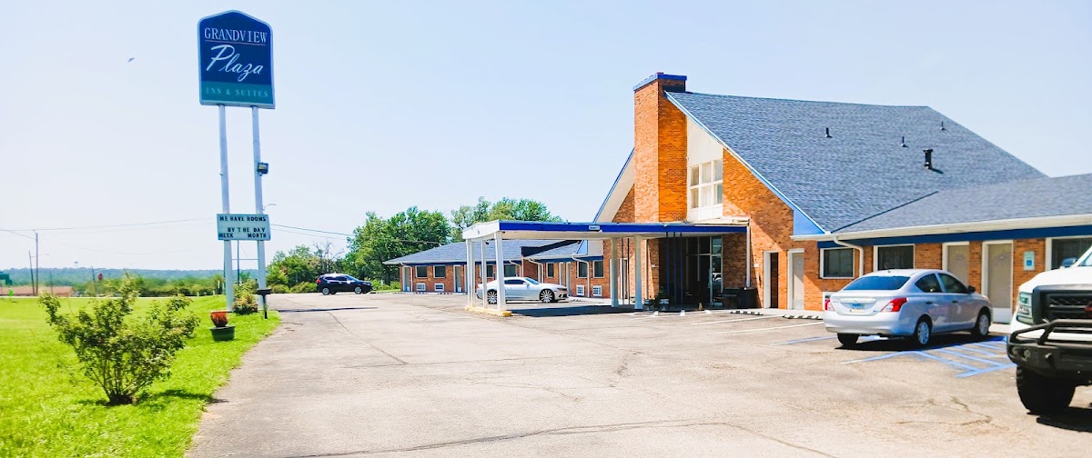 Grand View Plaza Inn & Suites