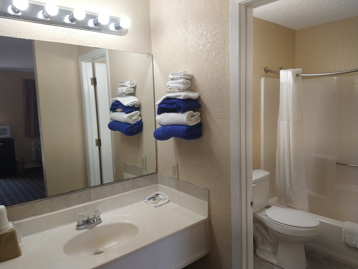 Grand View Plaza Inn & Suites photo 3