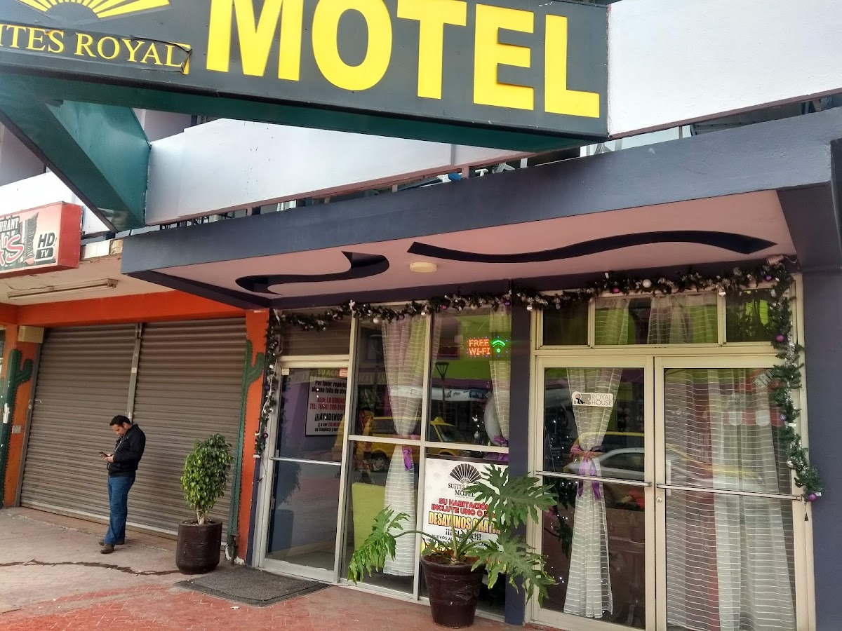 Hotel Suites Royal