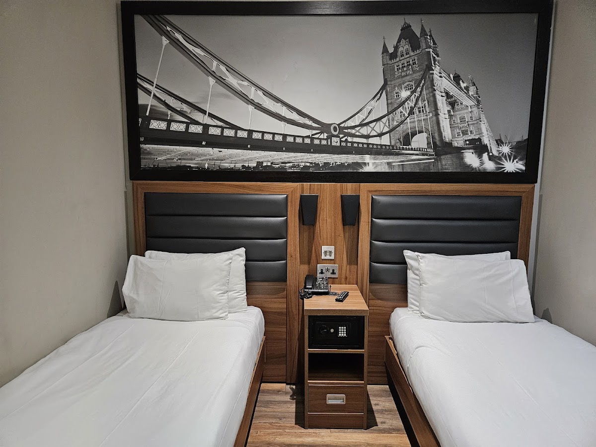 London Court Hotel photo 2