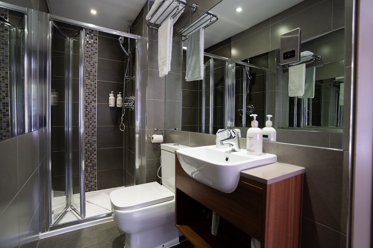 London Court Hotel photo 3
