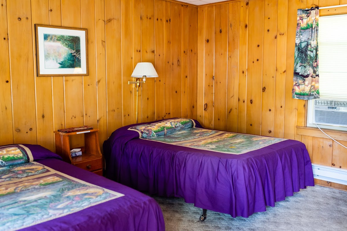 Pine Tree Motel and Cabins photo 2