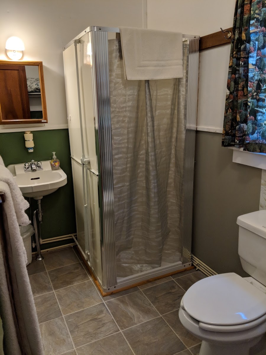 Pine Tree Motel and Cabins photo 3