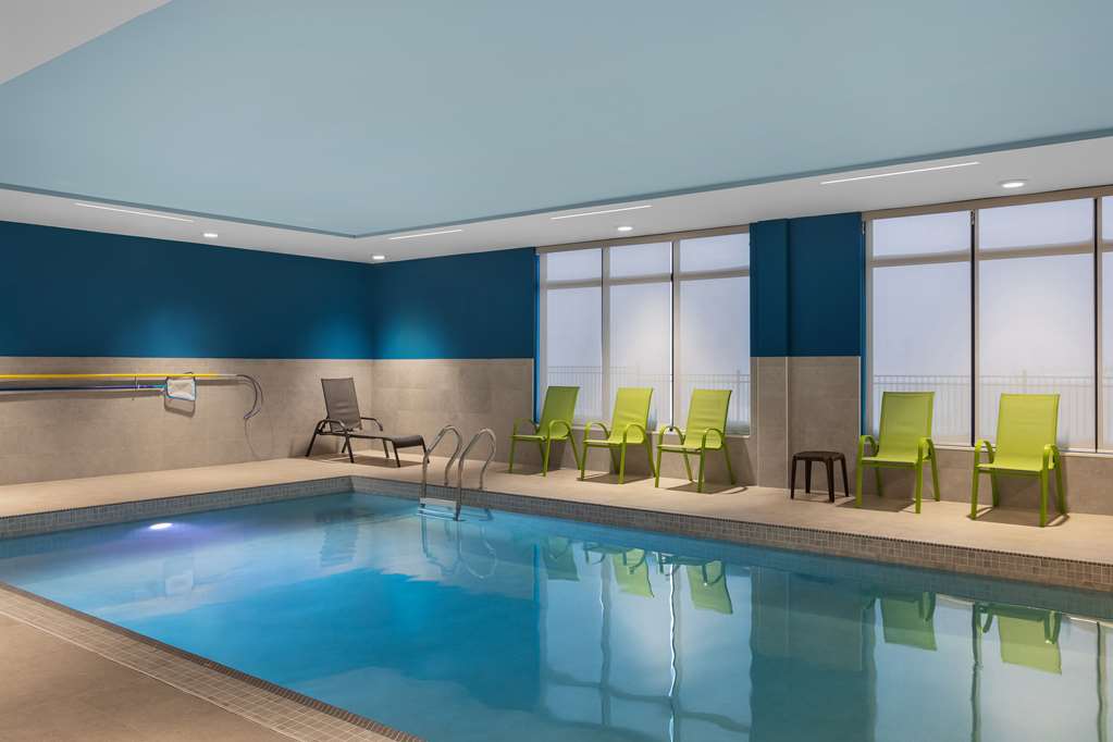 Hampton Inn & Suites by Hilton Orangeville, ON photo 3