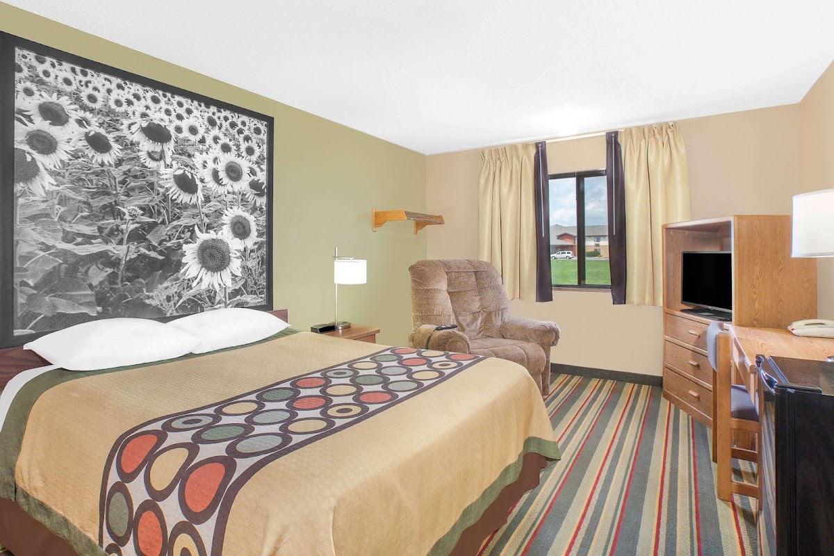 Super 8 by Wyndham Mt Pleasant photo 2