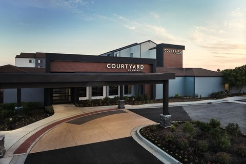 Courtyard by Marriott St Louis Downtown West