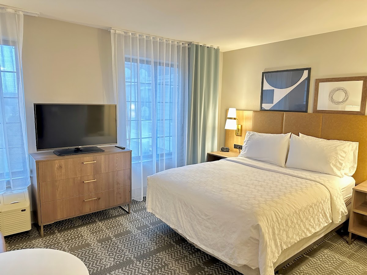 Staybridge Suites Milwaukee West-Oconomowoc by IHG photo 2