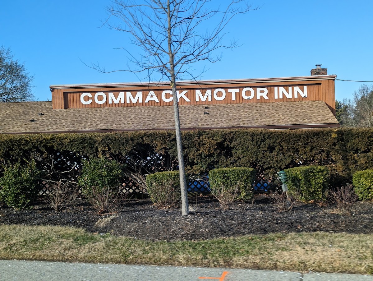 Commack Inn