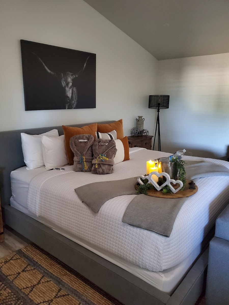 Primrose Inn & Suites