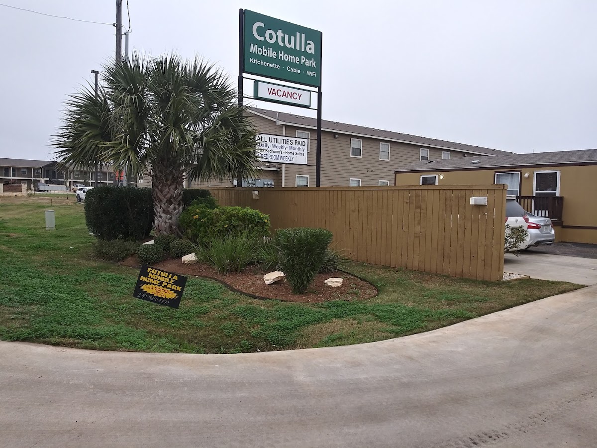 Cotulla Homes photo 3