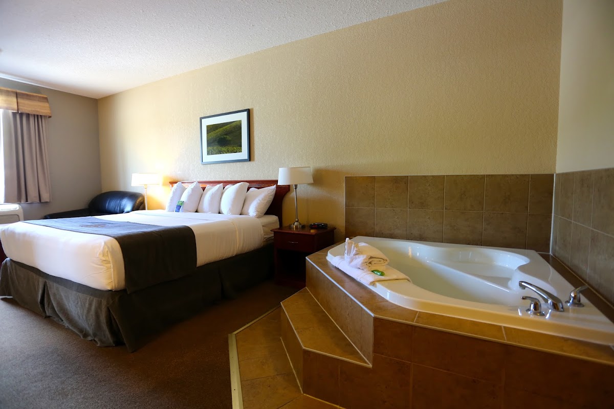 Lakeview Inns & Suites - Fort Nelson photo 2
