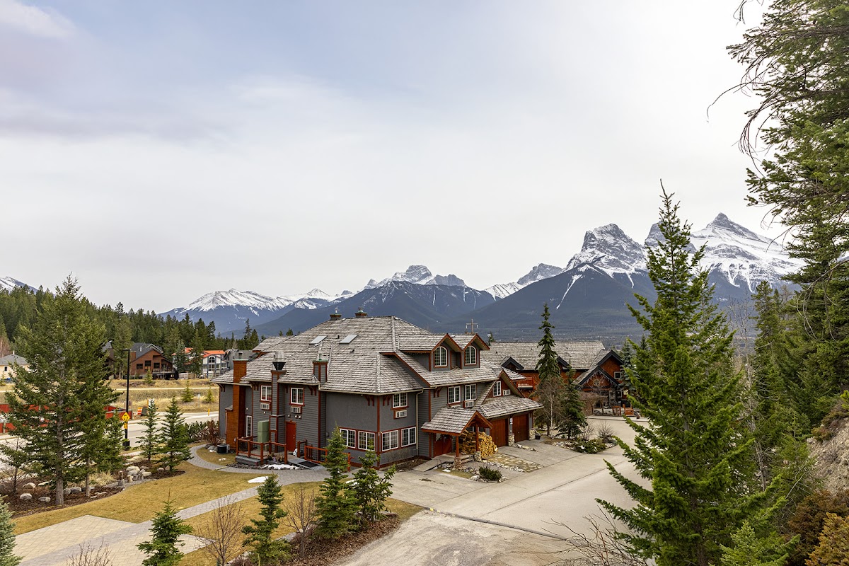 Creekside Villa
