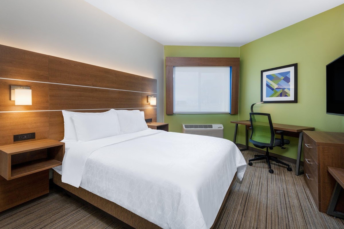 Holiday Inn Express & Suites Colorado Springs Airport by IHG photo 2