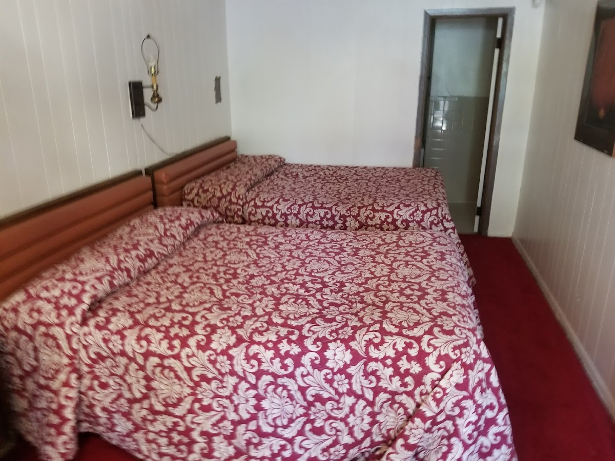 Douglas Motel photo 2