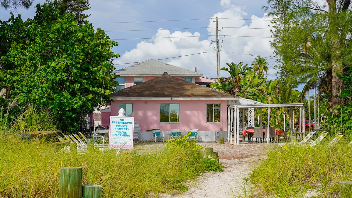 Two Mermaids Resort photo 3