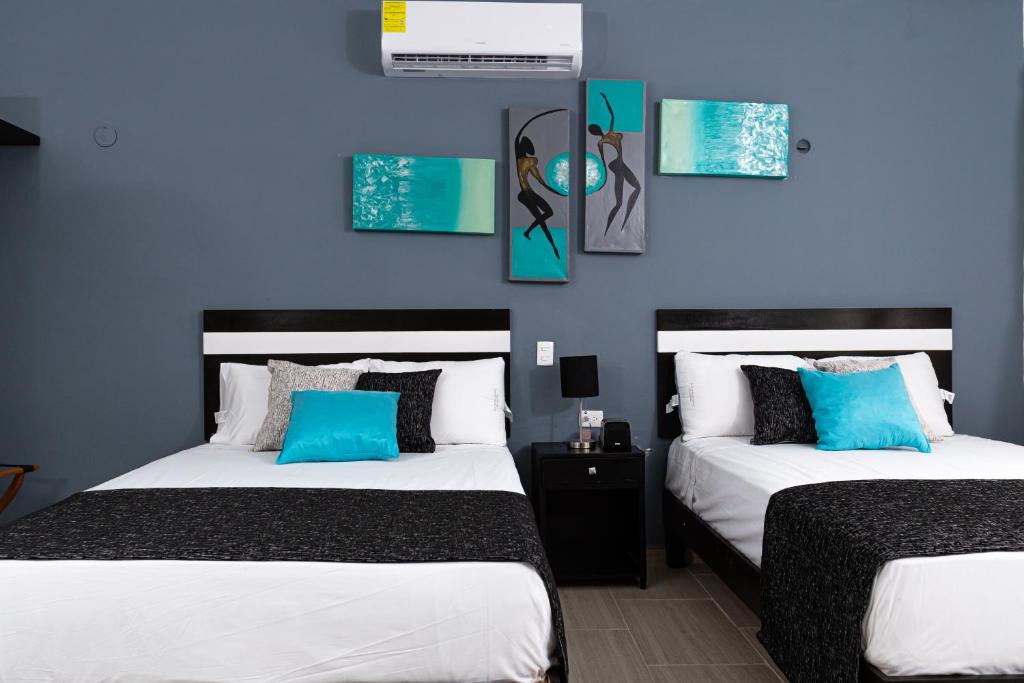 Santa Fe Studios And Suites photo 2