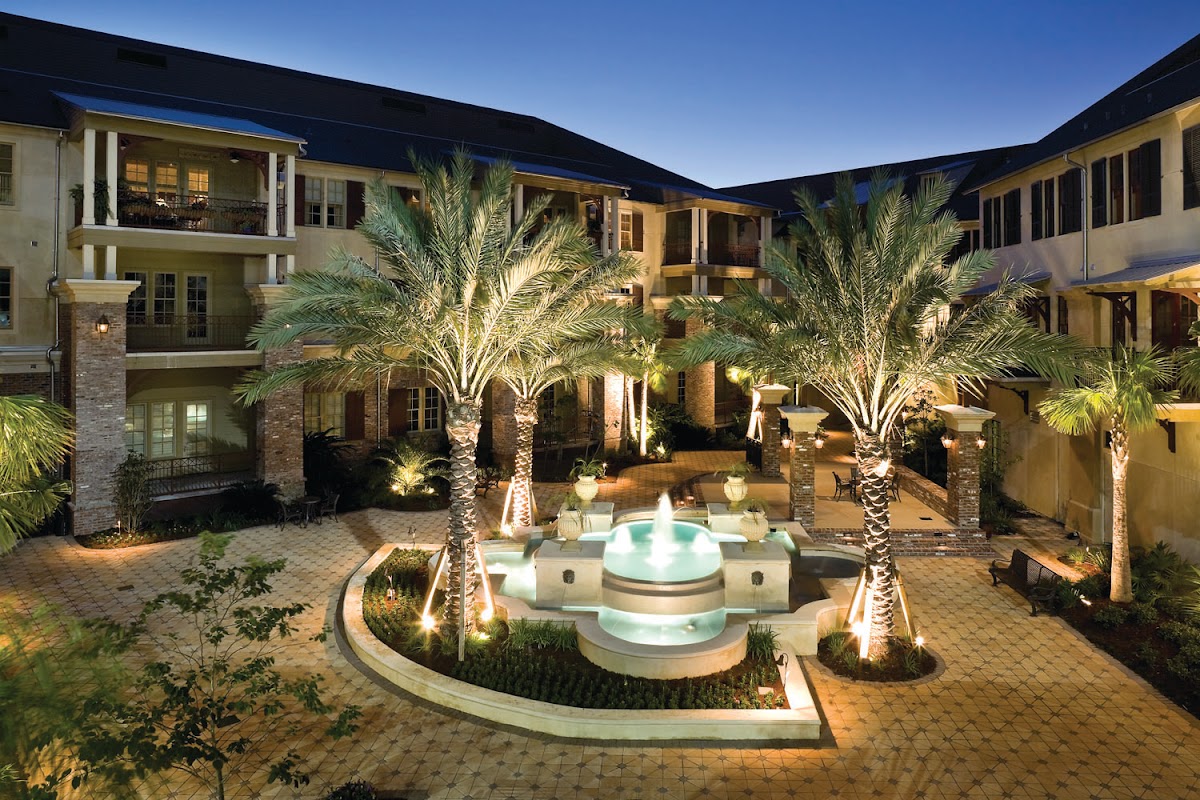 The Carriage House Hotel