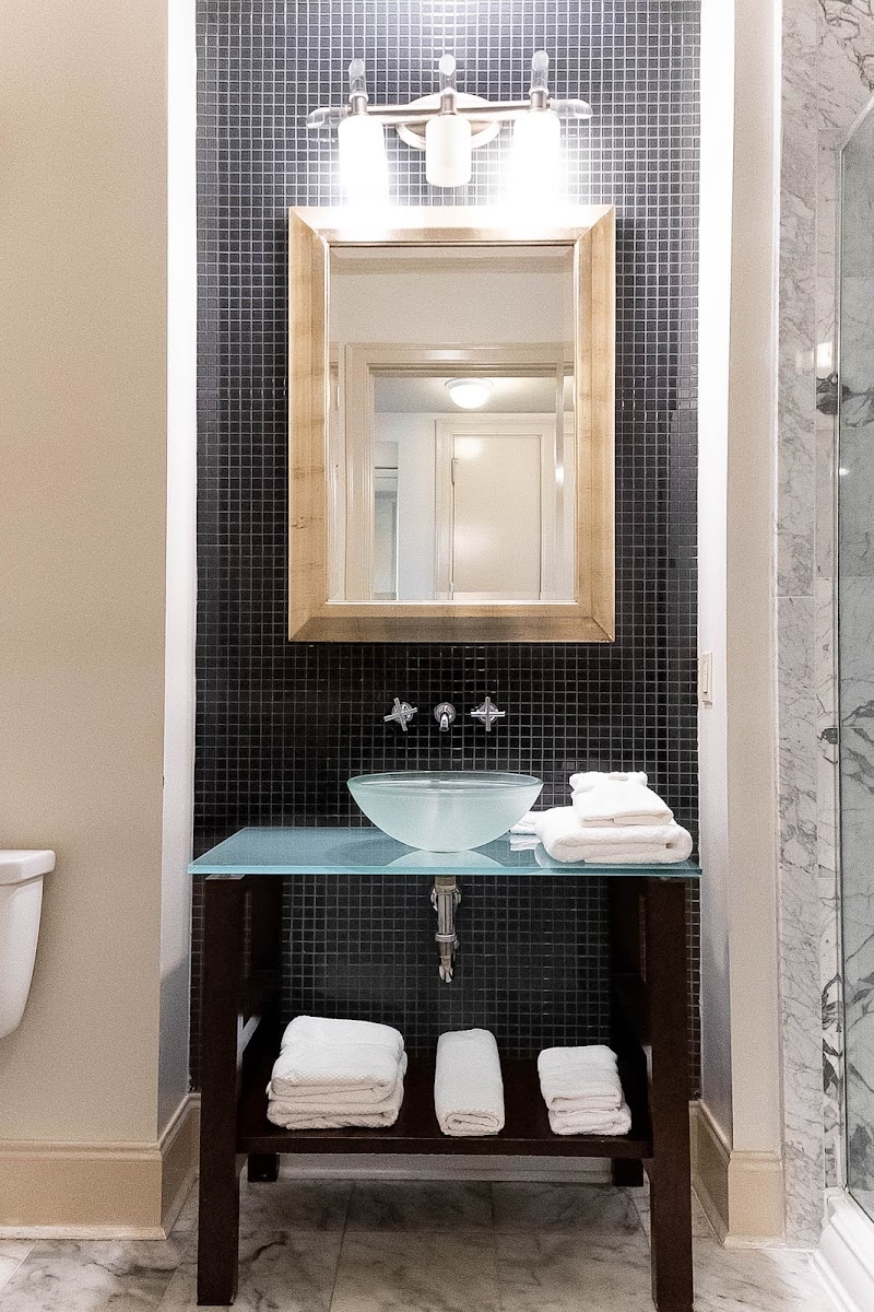 The Carriage House Hotel photo 3