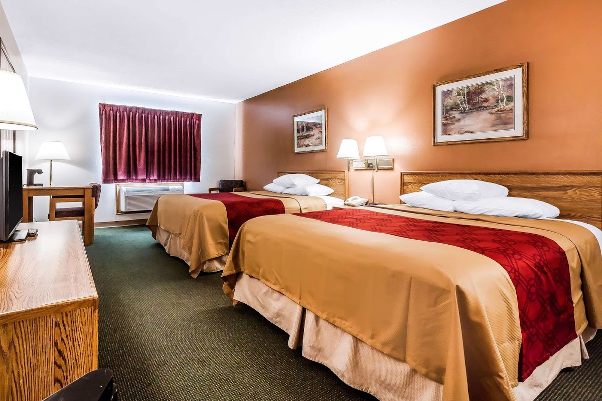 Rodeway Inn Holdrege photo 2