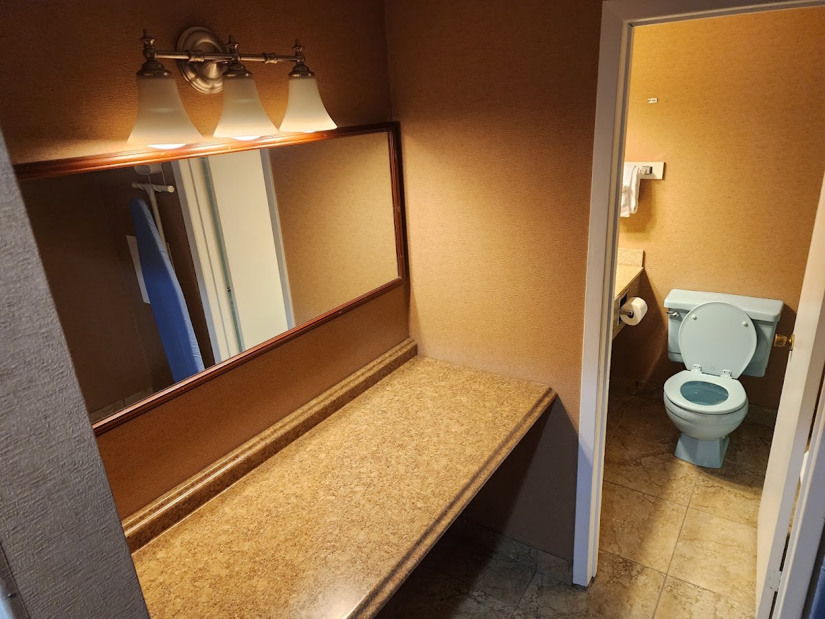 Latham Inn photo 3