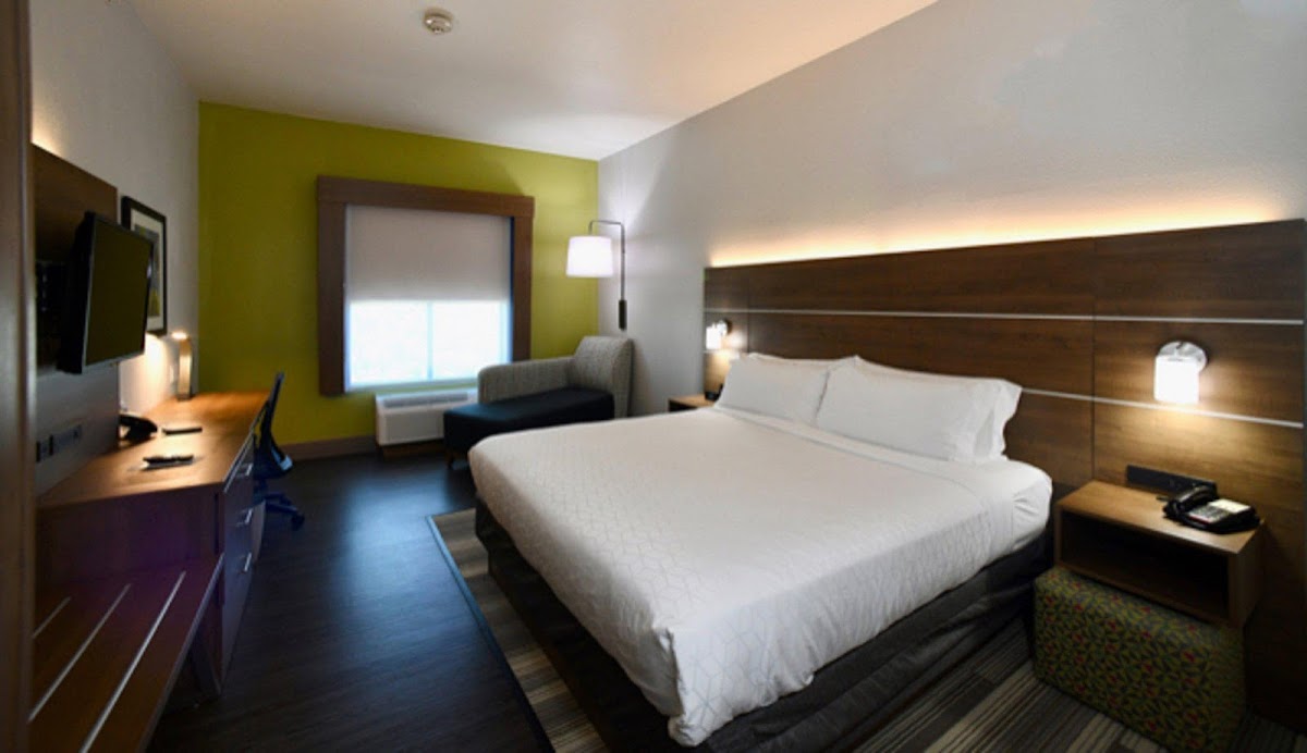 Holiday Inn Express & Suites Seguin by IHG photo 2