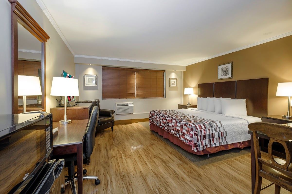Red Roof Inn & Suites Herkimer photo 2