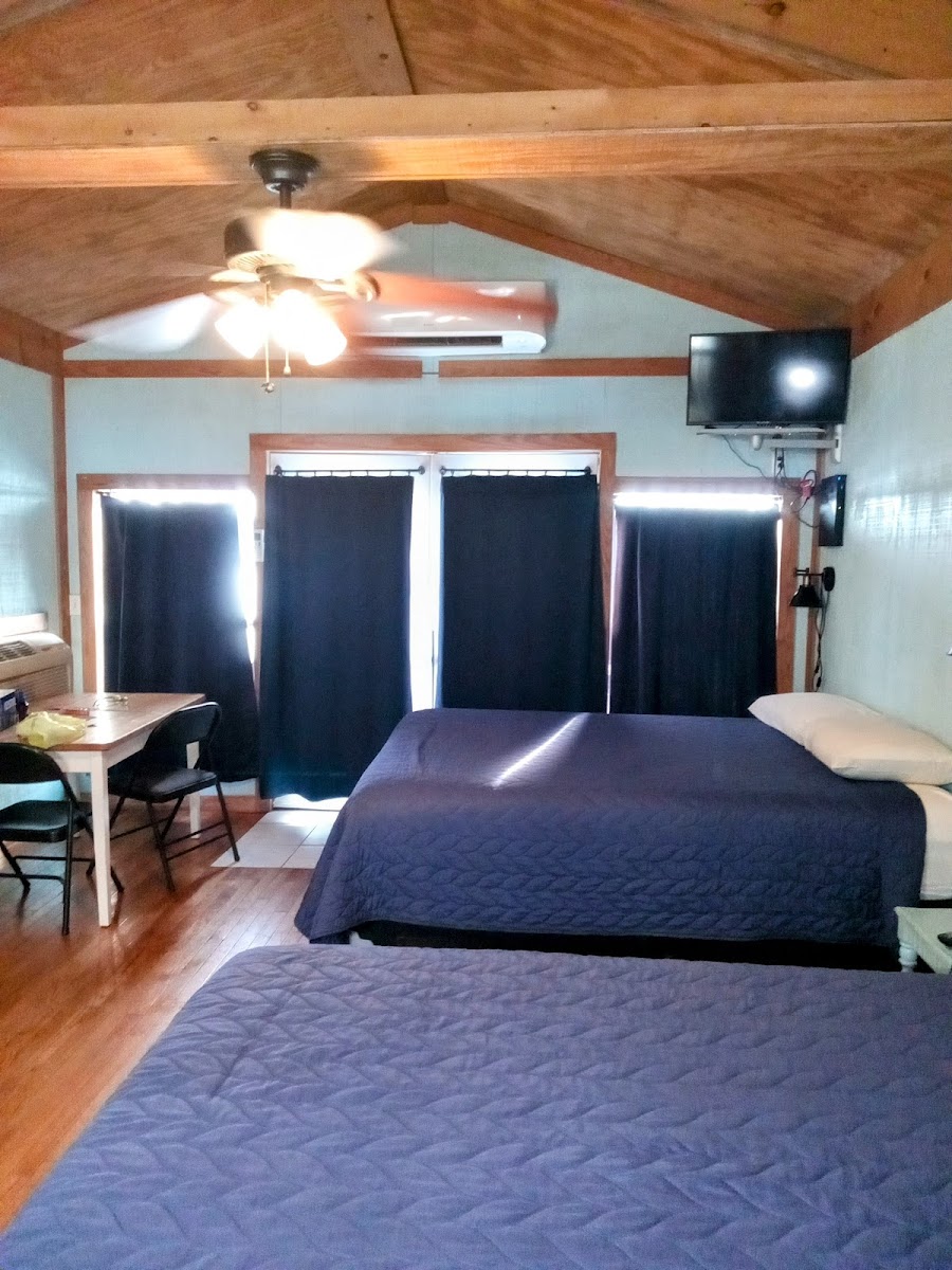 Lake Palestine Resort photo 2