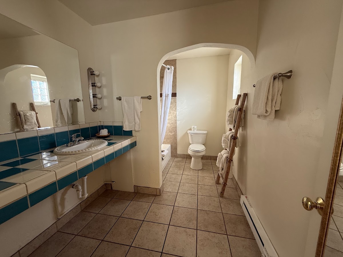 El Pueblo Lodge photo 3
