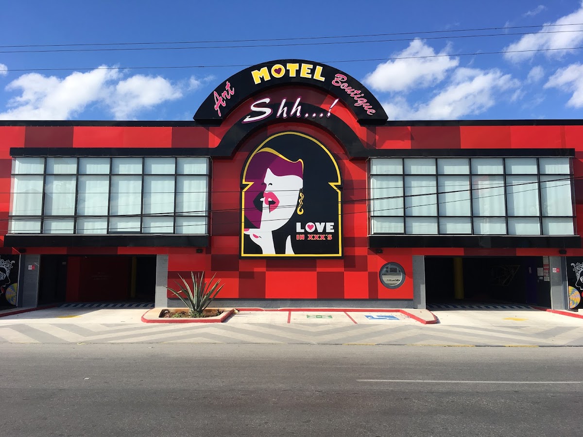 Motel Shh...! Art Boutique