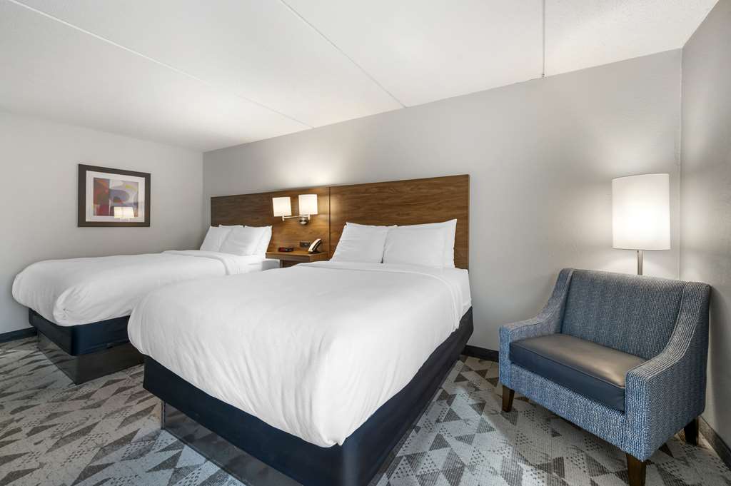 Best Western Plus Harrisonburg photo 2