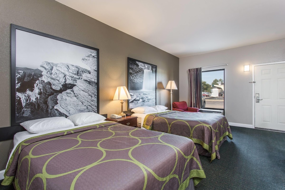 Super 8 by Wyndham Petersburg photo 2